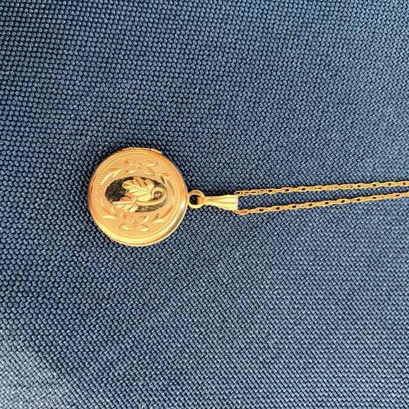 Black Hills Gold Locket and chain - Vintage - Picture 4 of 6